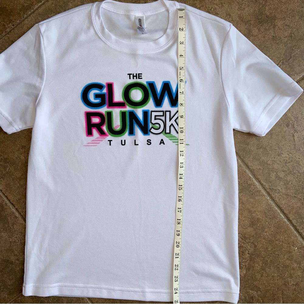 NWOT - UNISEX Tulsa Glow Run 5K T-Shirt - Picture 6 of 8